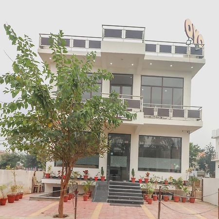 Hotel O Taj Classic Tajganj Luaran gambar