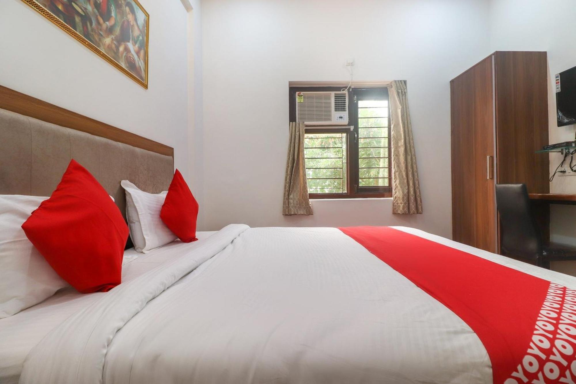 Hotel O Taj Classic Tajganj Luaran gambar