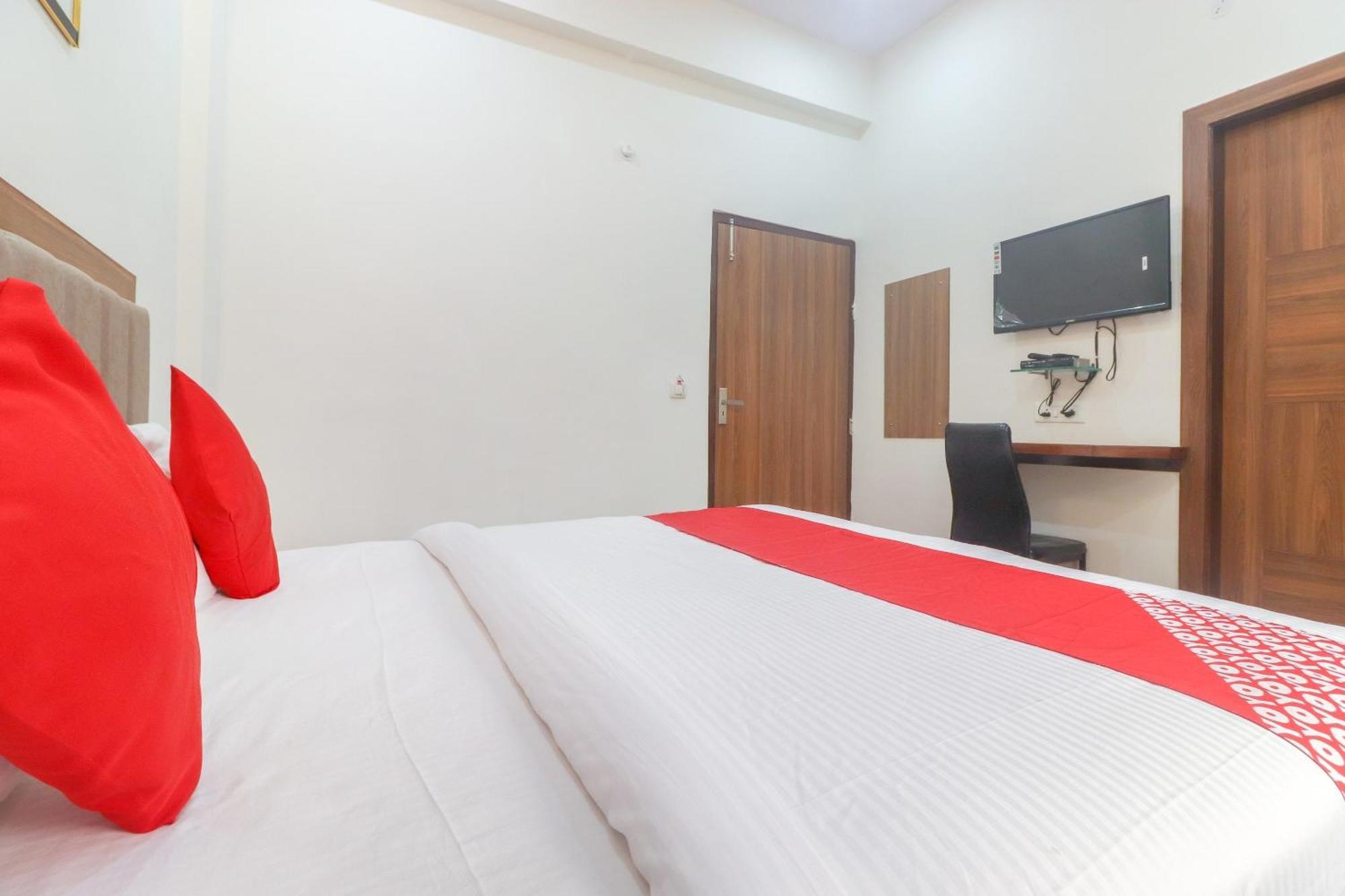 Hotel O Taj Classic Tajganj Luaran gambar