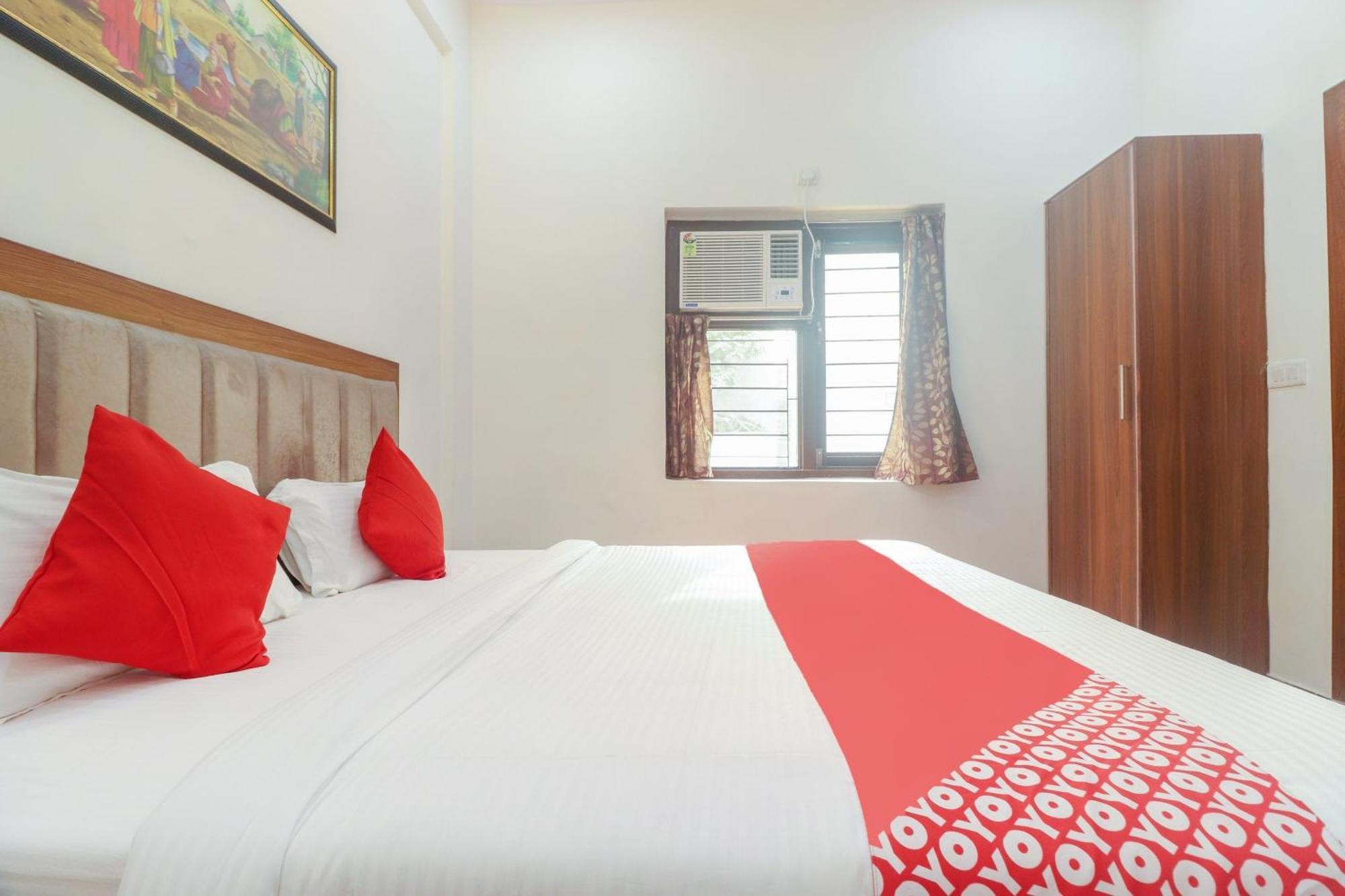 Hotel O Taj Classic Tajganj Luaran gambar