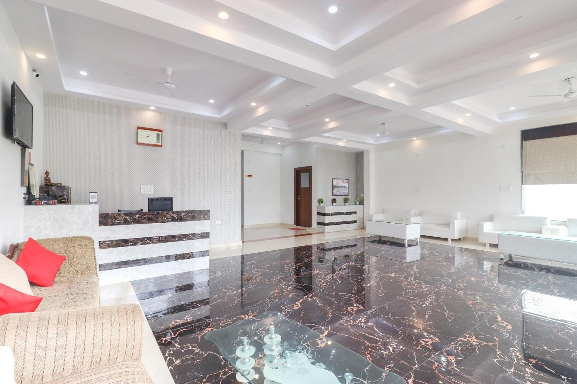 Hotel O Taj Classic Tajganj Luaran gambar
